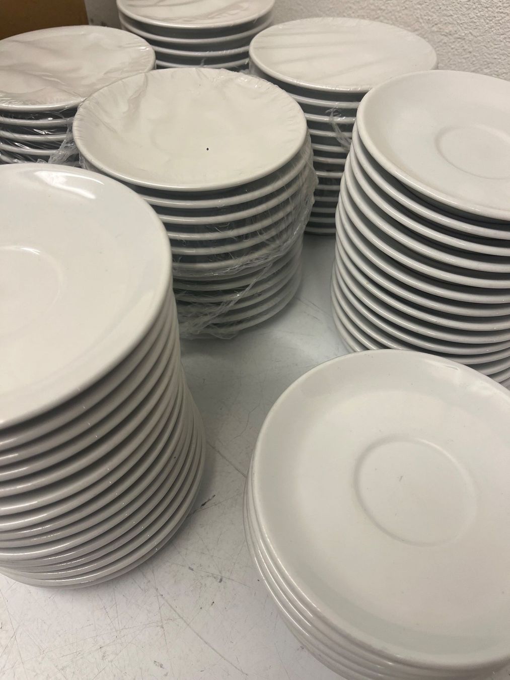 Teller: 165 Unterteller Durchmesser 14 cm - 132 Neu verpackt – Gebraucht aus Zürich von Hackl 2
