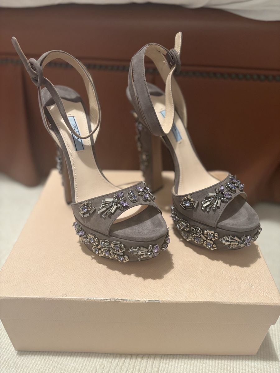 Prada Scarpe da donna: Unworn Prada Crystal Heels 40 – Nuovo e nell'imballaggio originale da Zürich venduto da jir_k6j2
