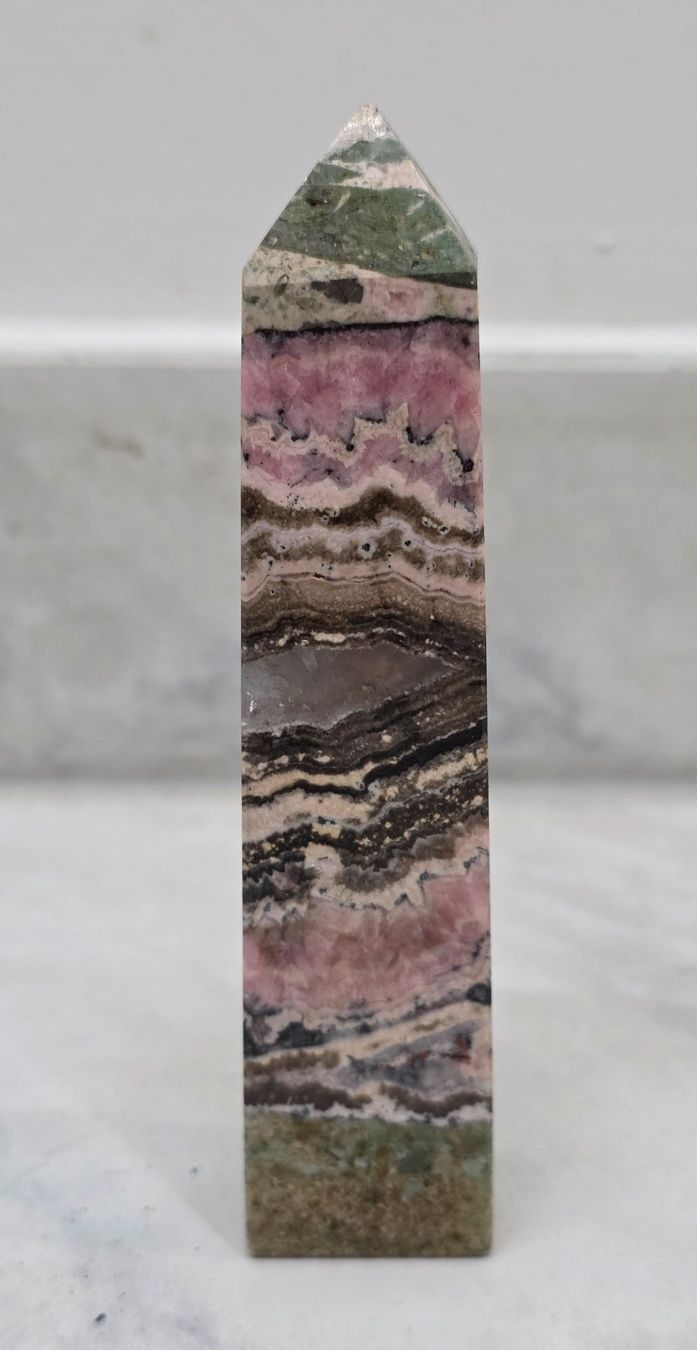 Minerali & Pietre curative: Rhodochrosit Obelisk 115g – Nuovo e nell'imballaggio originale da Matzingen venduto da Shay_Crystalz