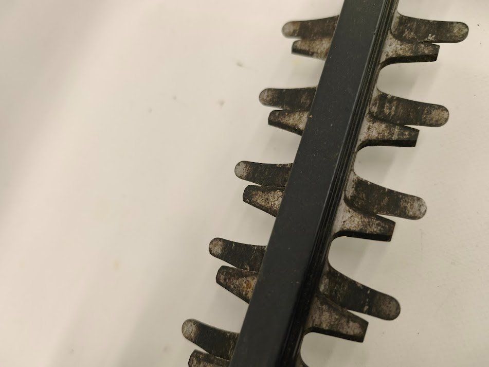 Kärcher Tutti gli attrezzi: Kärcher Akku-Heckenschere 70cm lang 36V – Usato da Toffen venduto da Immo-Erben 8