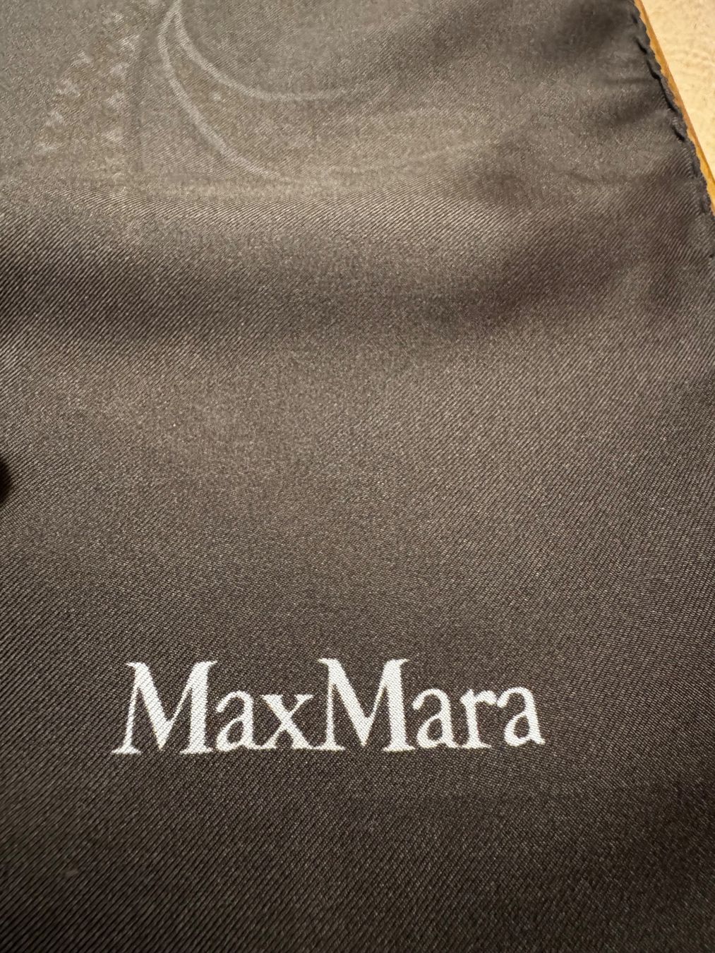 Max Mara Foulards, Tücher & Schals: MAX MARA Seidentuch Schal Monogramm Geschenk Seide – Neu (gemäss Beschreibung) aus Faulensee von Liebes_Kind_2019 2