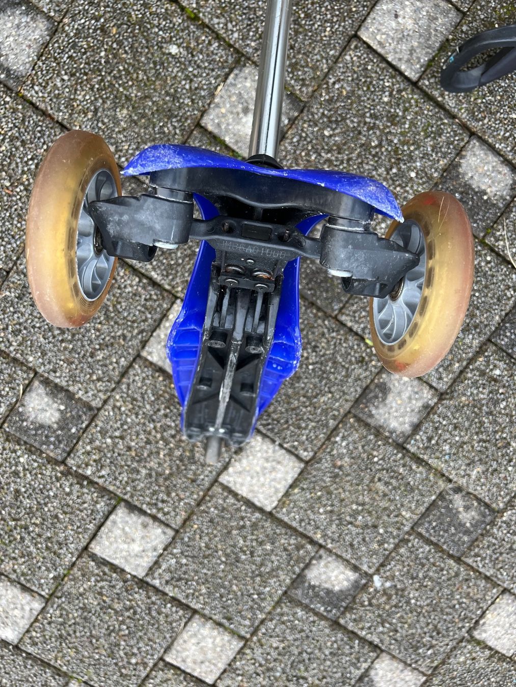Micro Kickboard: Micro Mini Scooter blau – Usato da Balterswil venduto da Daia4 3