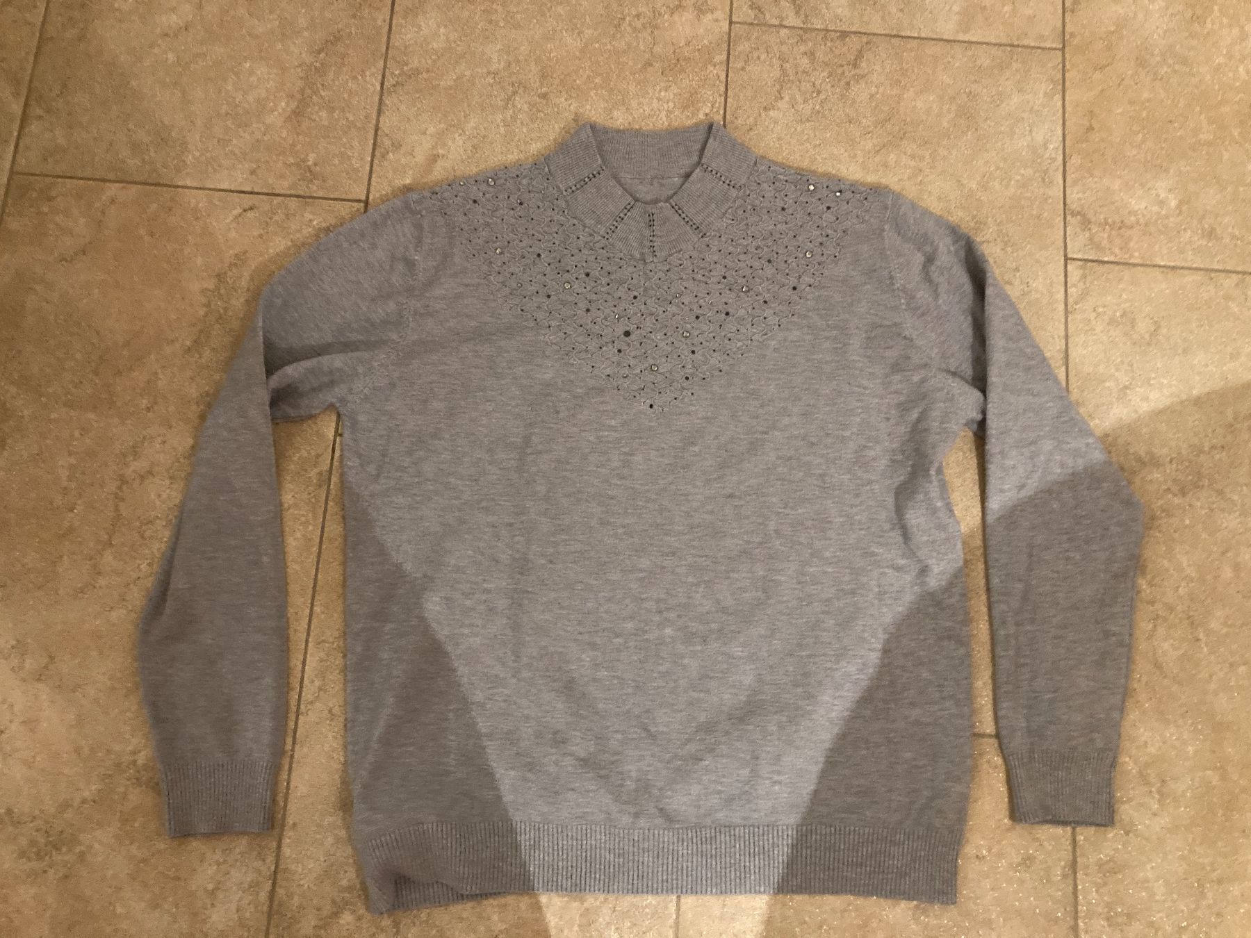 Maglioni & Felpe: Damenpullover mit Glitzersteinen, Merino-Wolle, Gr. ca. M – Usato da Gelterkinden venduto da froggy80