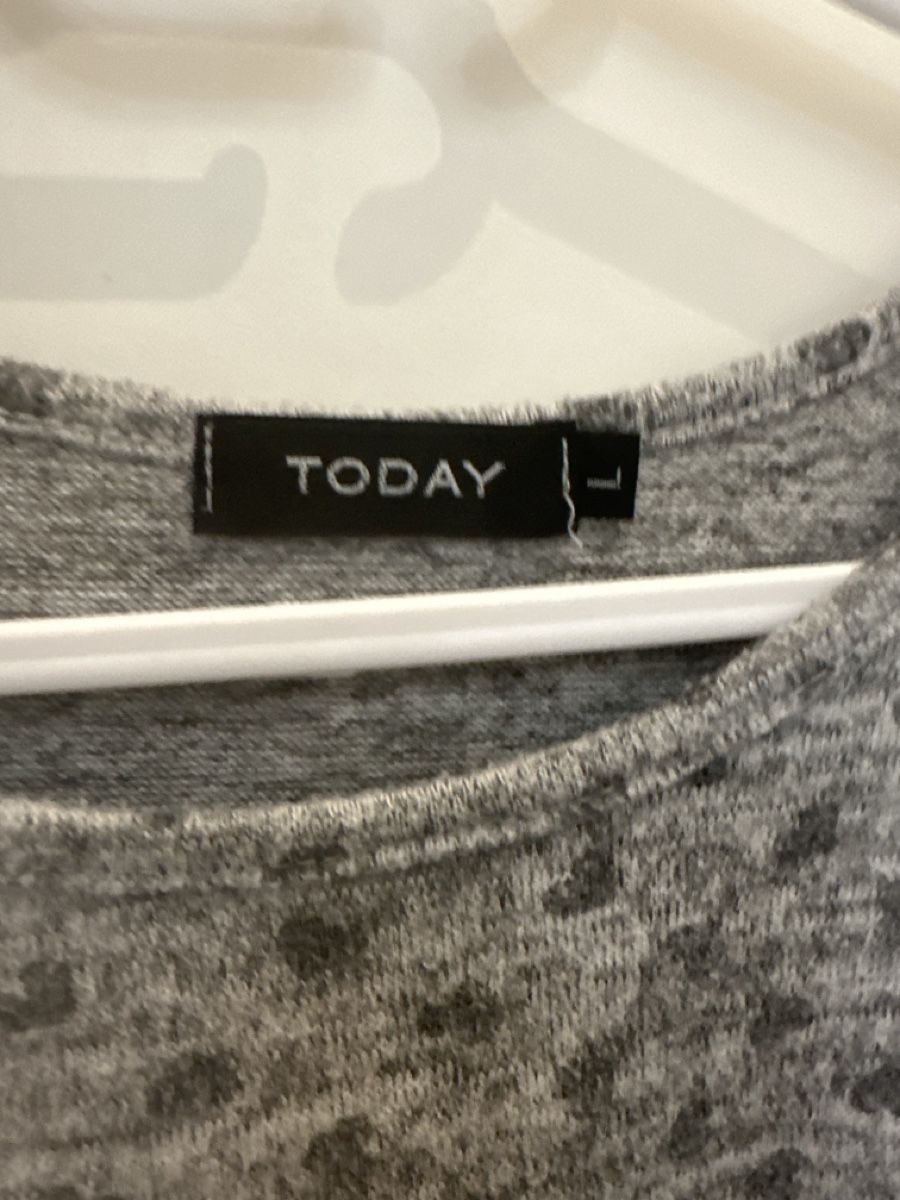 Maglioni & Felpe: Grauer Pullover mit Herzen, Gr. L – Usato da Buus venduto da 2019dp 3