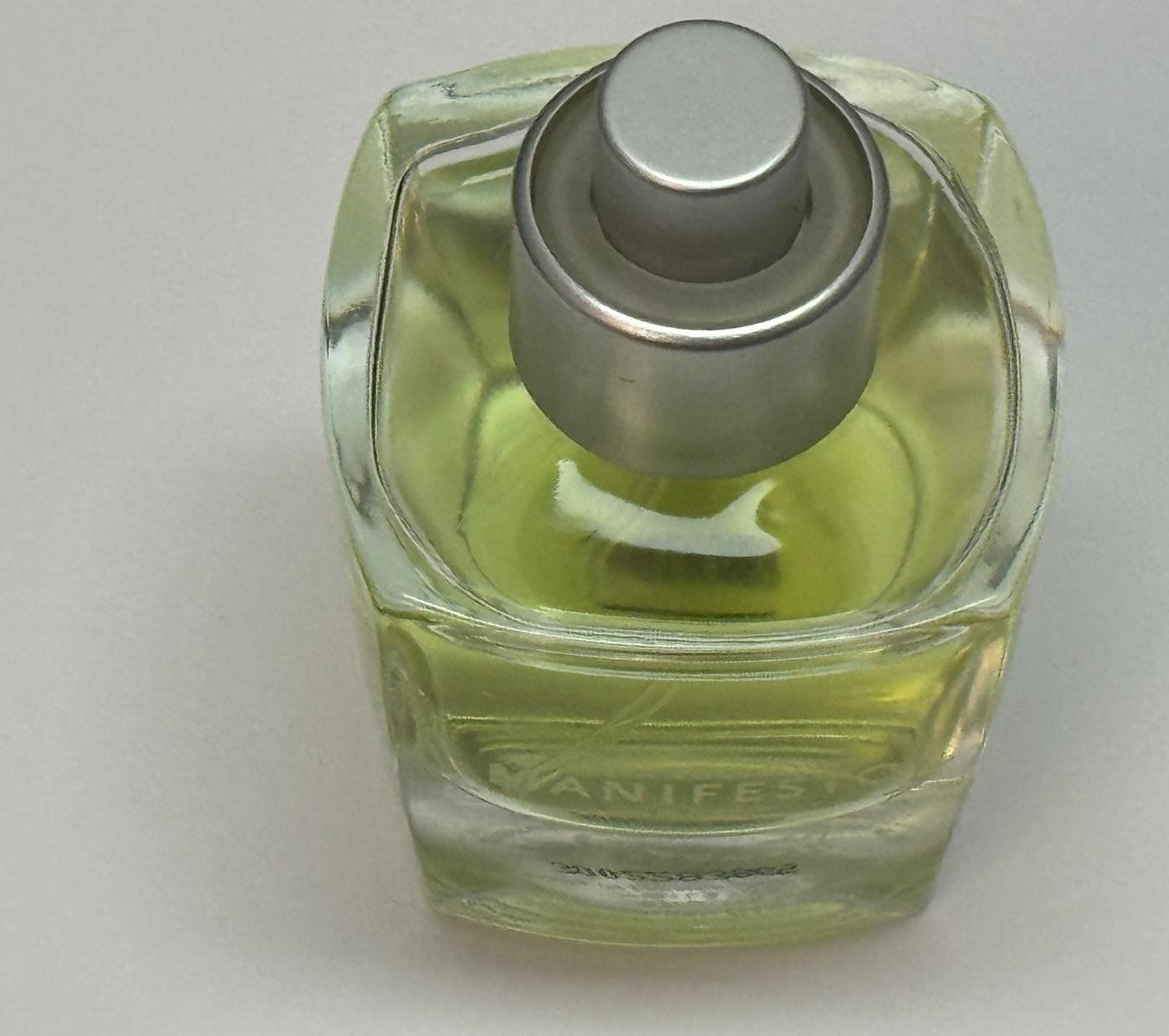 Profumi & Eau de Toilette: Eau de Toilette / Parfum Manifesto – Usato da Humlikon venduto da GX30 2