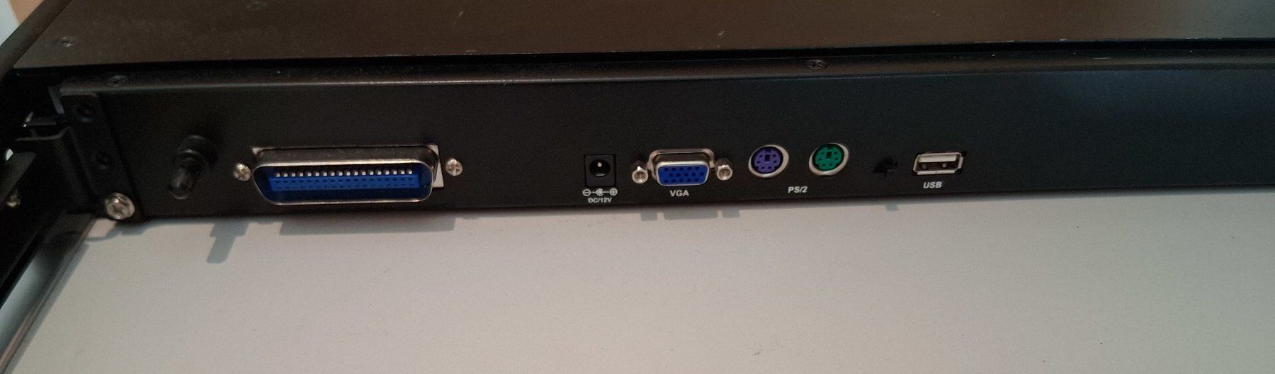 Server: KVM-Konsole – Usato da innertkirchen venduto da gold242 4