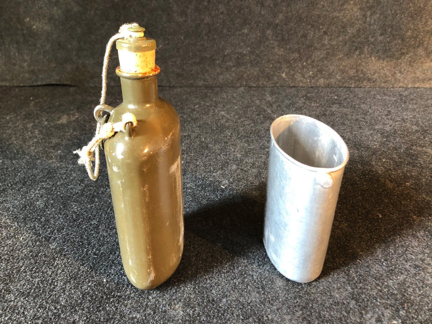 Schweizer Armee Borracce & Thermos: Gourde militaire / Schweizer Armeekürbis – Usato da Saignelégier venduto da Ax3l 3