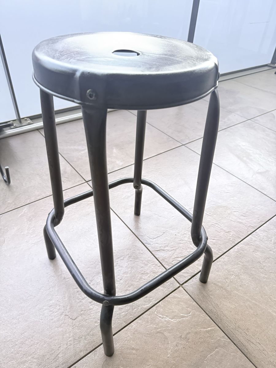 Ikea Sgabelli: 2er-Set Barhocker Metall dunkelgrau, schlicht & robust – Usato da Dübendorf venduto da nayibetha 2