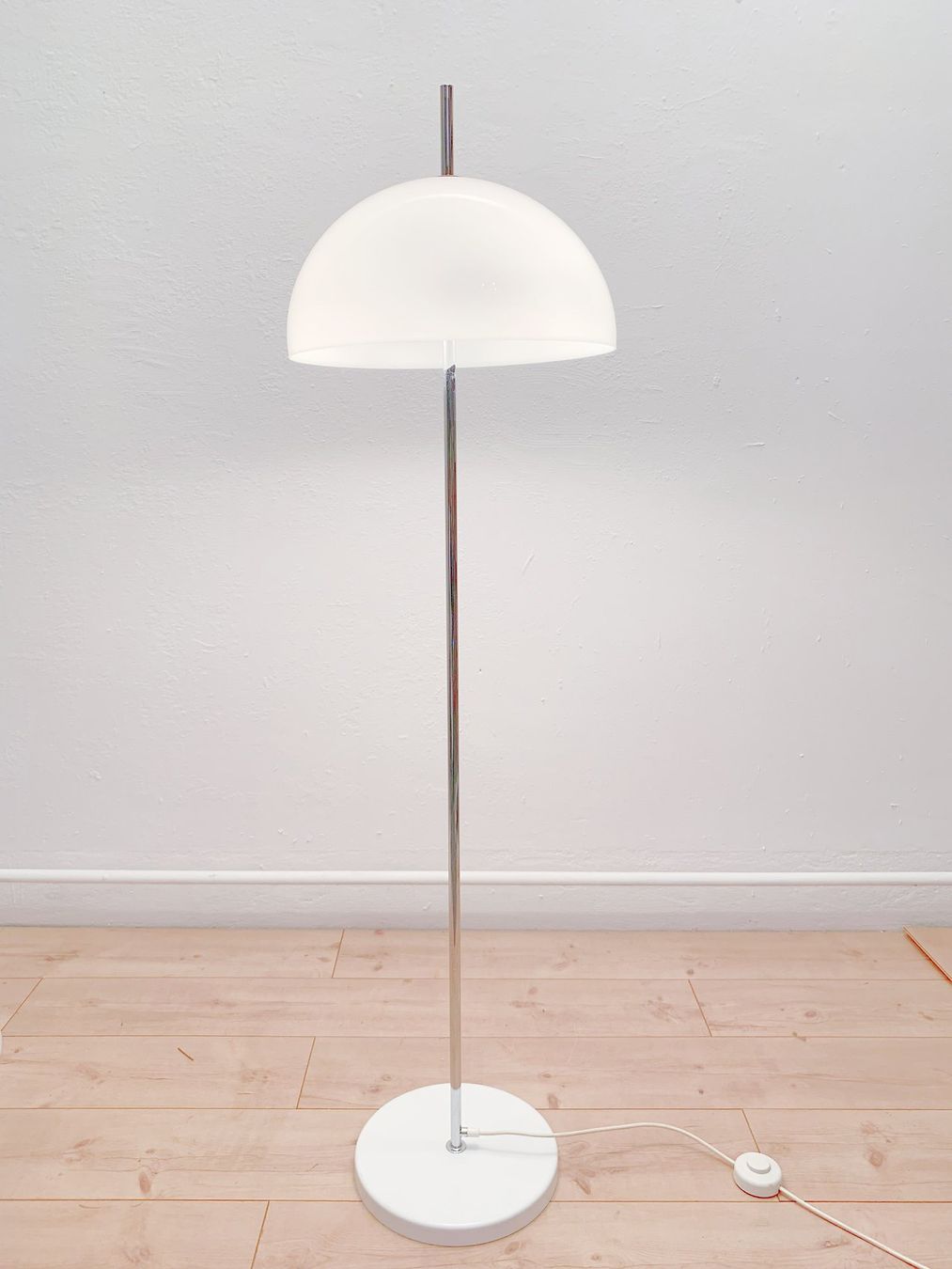 Tulux Lampade: Stehleuchte Tulux Swissmade 70er – Usato da zürich venduto da dundr