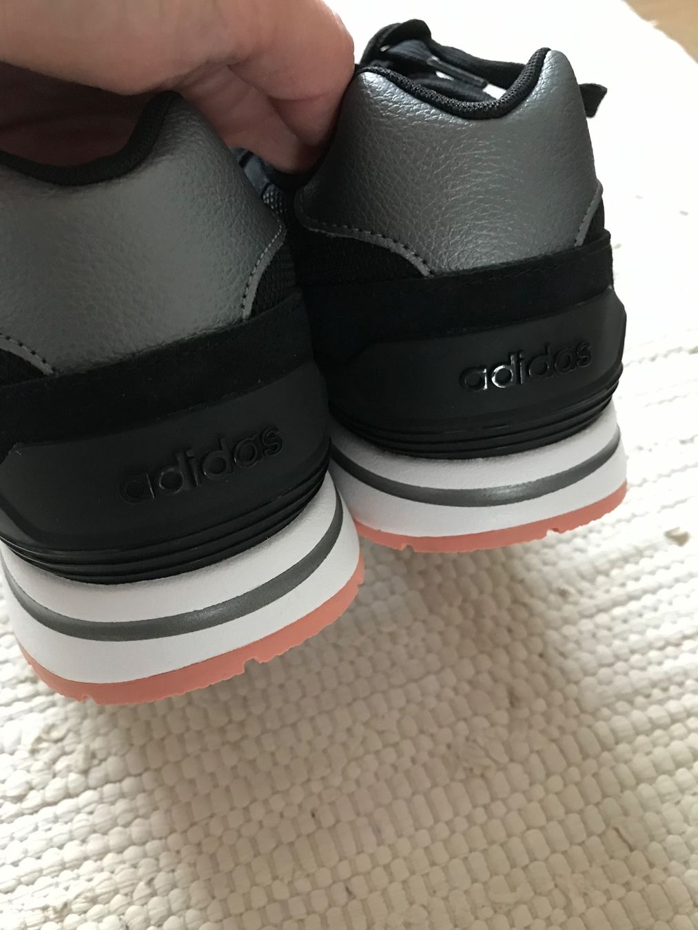 Adidas Scarpe da donna: NEU Adidas Sneakers Run Leder - Gr. 40 – Nuovo e nell'imballaggio originale da Affoltern am Albis venduto da variablend 2