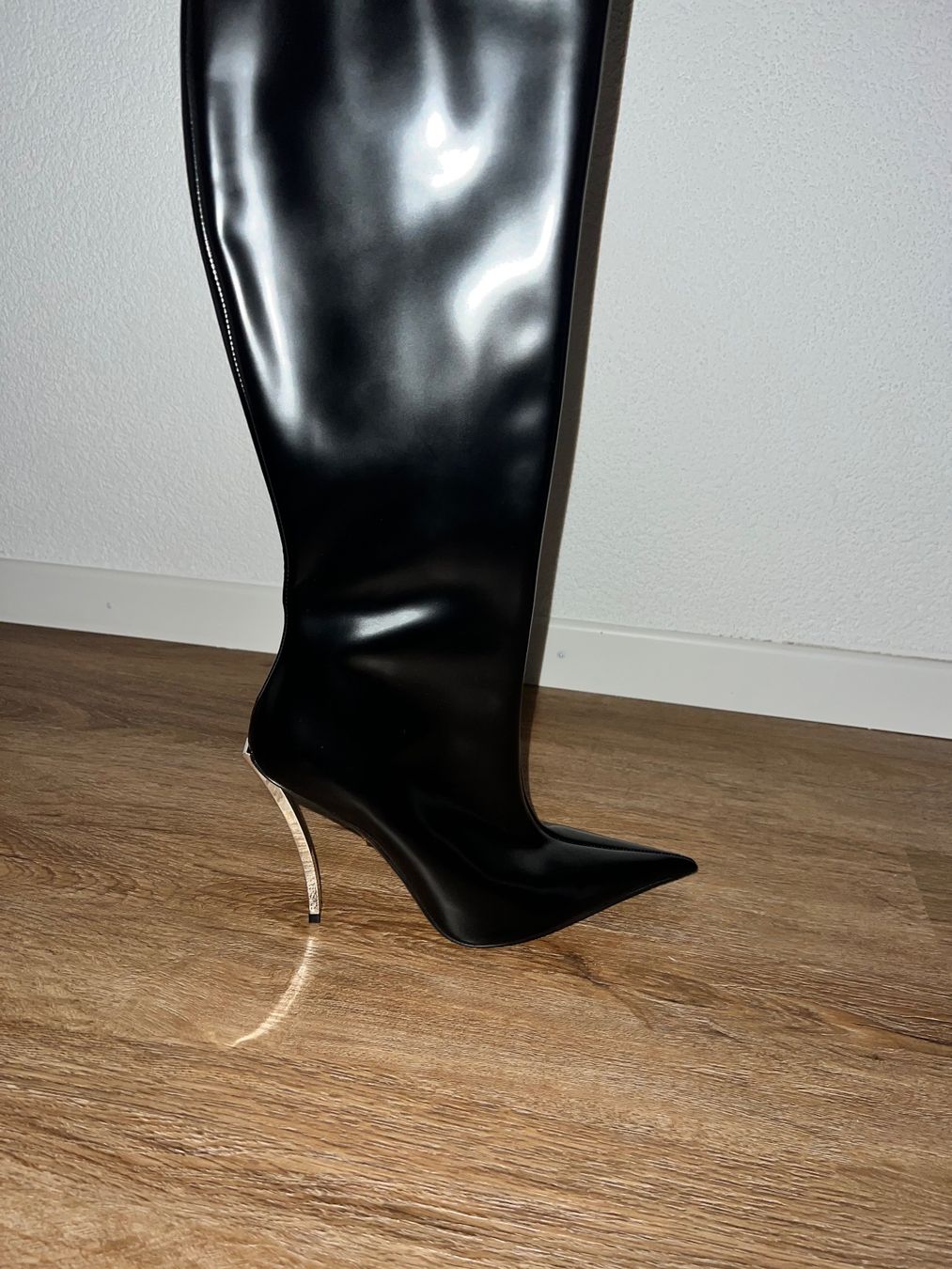 Versace Damenschuhe: Versace High Heel Stiefel – Gebraucht aus Wangen b. Olten von dak_v5qn 2