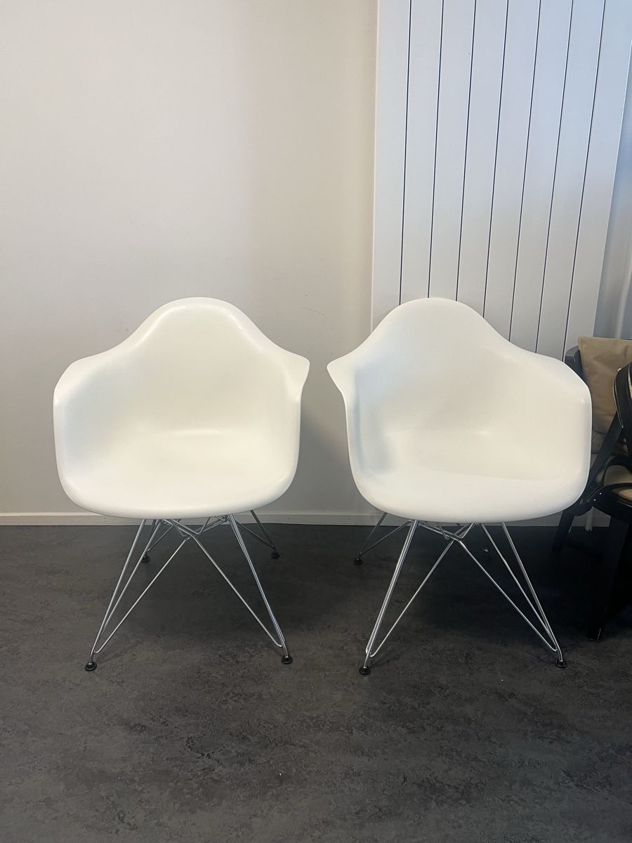 Vitra Stühle: 2er Set Vitra Eames Plastic Armchair DAR – Gebraucht aus Zürich von stadler05