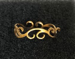 Edelstahlring 18K vergoldet, filigranes Rankendesign 