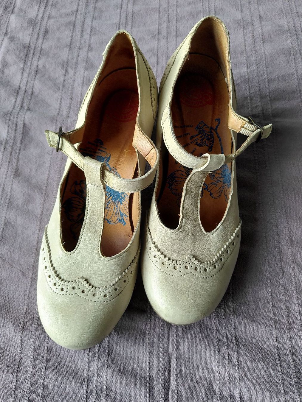 Damenschuhe: Brako Pumps cremeweiss 39 – Gebraucht aus Bern von mijfu