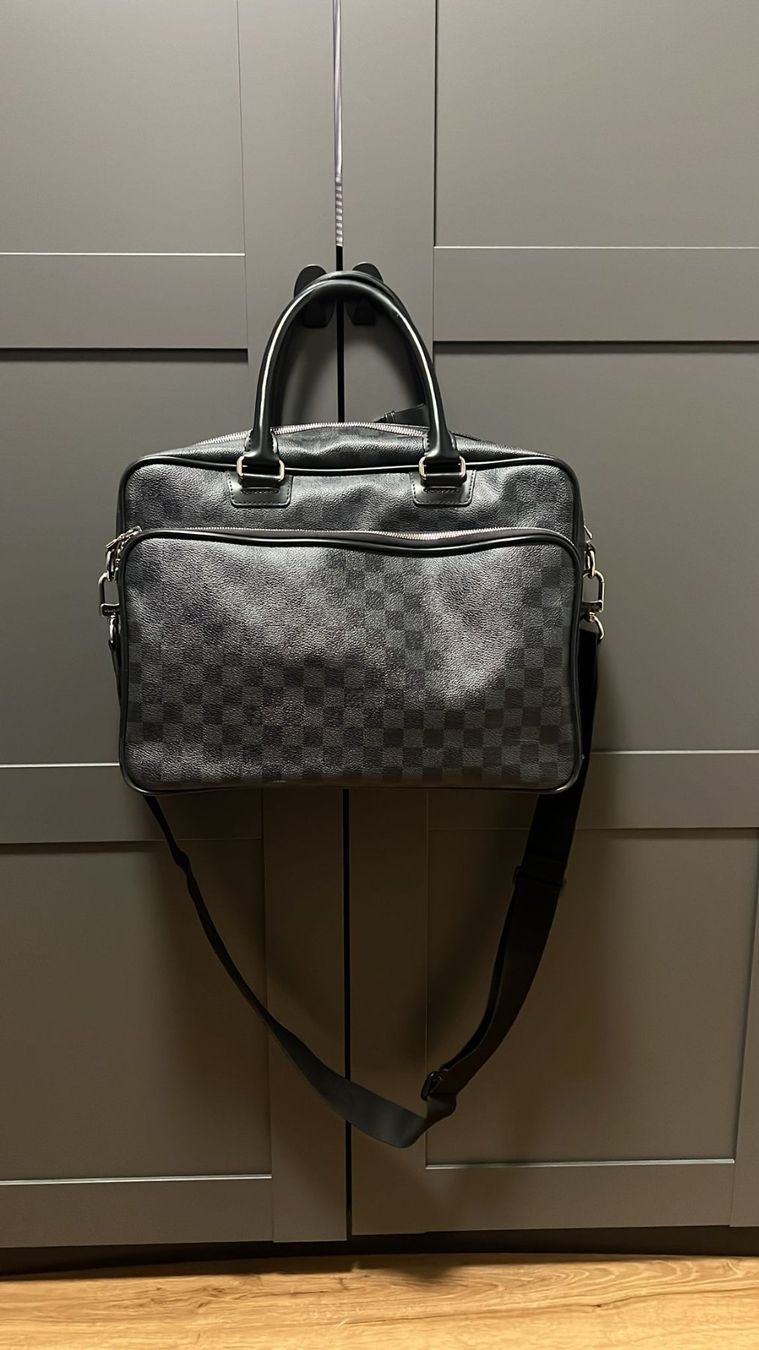 Louis Vuitton Valigie & Borse: Louis Vuitton Icare Laptop Bag Damier Graphite – Usato da Mägenwil venduto da ele_cd7w