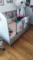 lit bébé enfant avec barrière amovible, 3 tiroirs et matelas