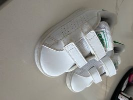Baskets Adidas taille 19 enfant