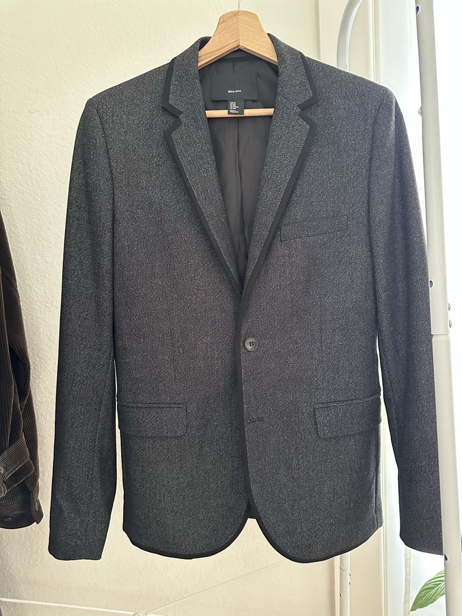 H&M Completi: Blazer gris H&M, taille 44. – Nuovo (secondo la descrizione) da Lausanne venduto da ver_cyj8