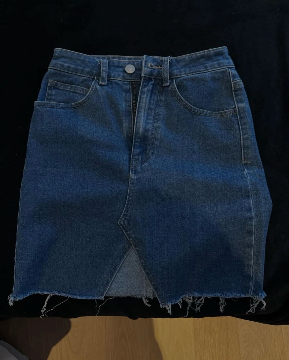 Vestiti & Gonne: Mini jupe en jeans  – Nuovo (secondo la descrizione) da Attalens venduto da bazar_de_giada