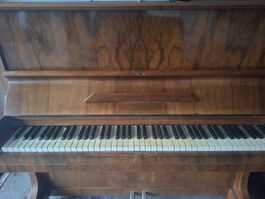 Wohlfahrt Klavier Nidau/Bienne, schönes Holzfurnier