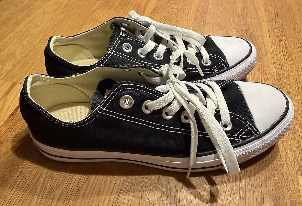 Scarpe da uomo: Converse schwarz Grösse 38 – Usato da Hagendorn venduto da Najomi 1