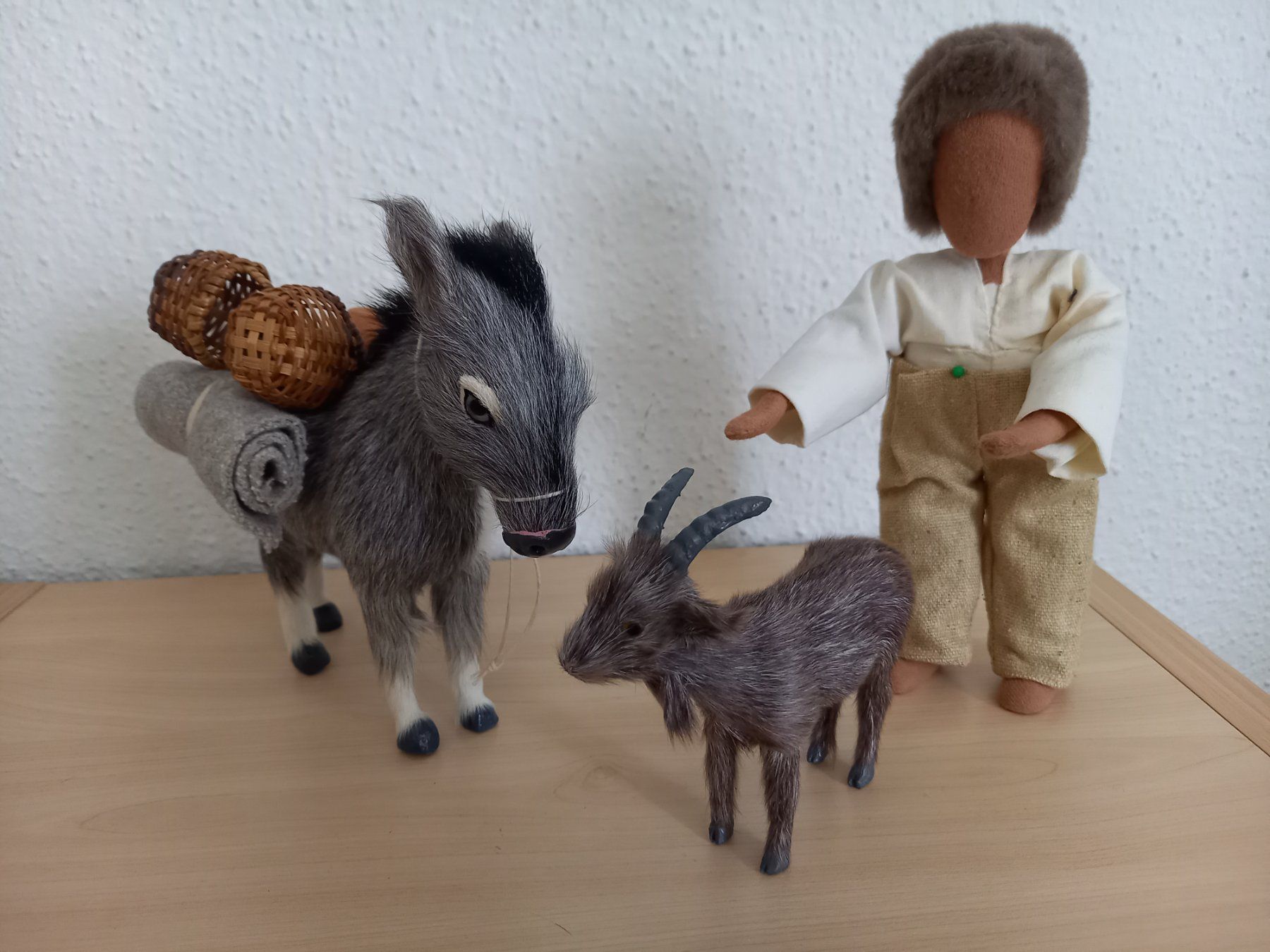 Tutte le decorazioni: Schwarzenberger Krippenfiguren – Usato da Oberdorf NW venduto da Umbriel 1