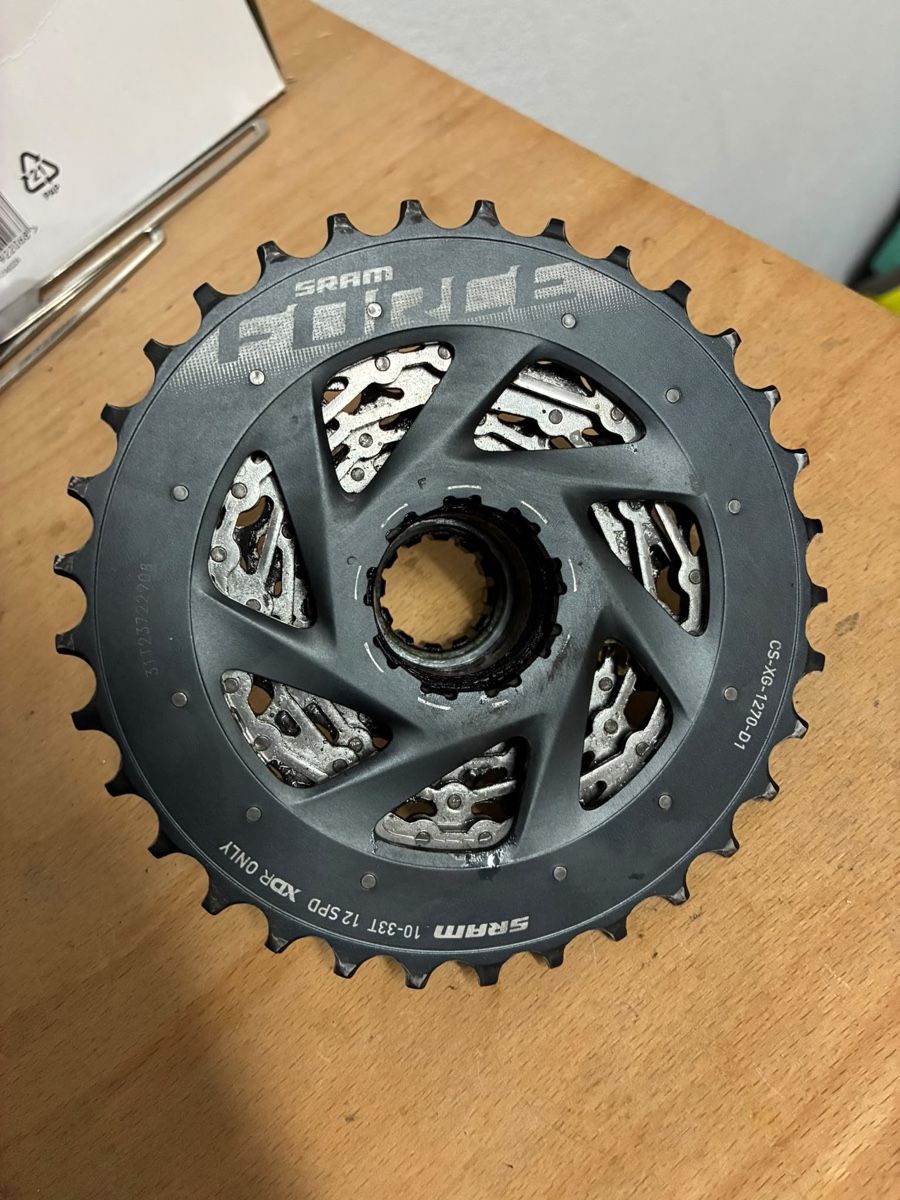Pezzi di ricambio: Cassette 12v Sram Force 10-33t   – Usato da Evionnaz venduto da nin_c2qy 1