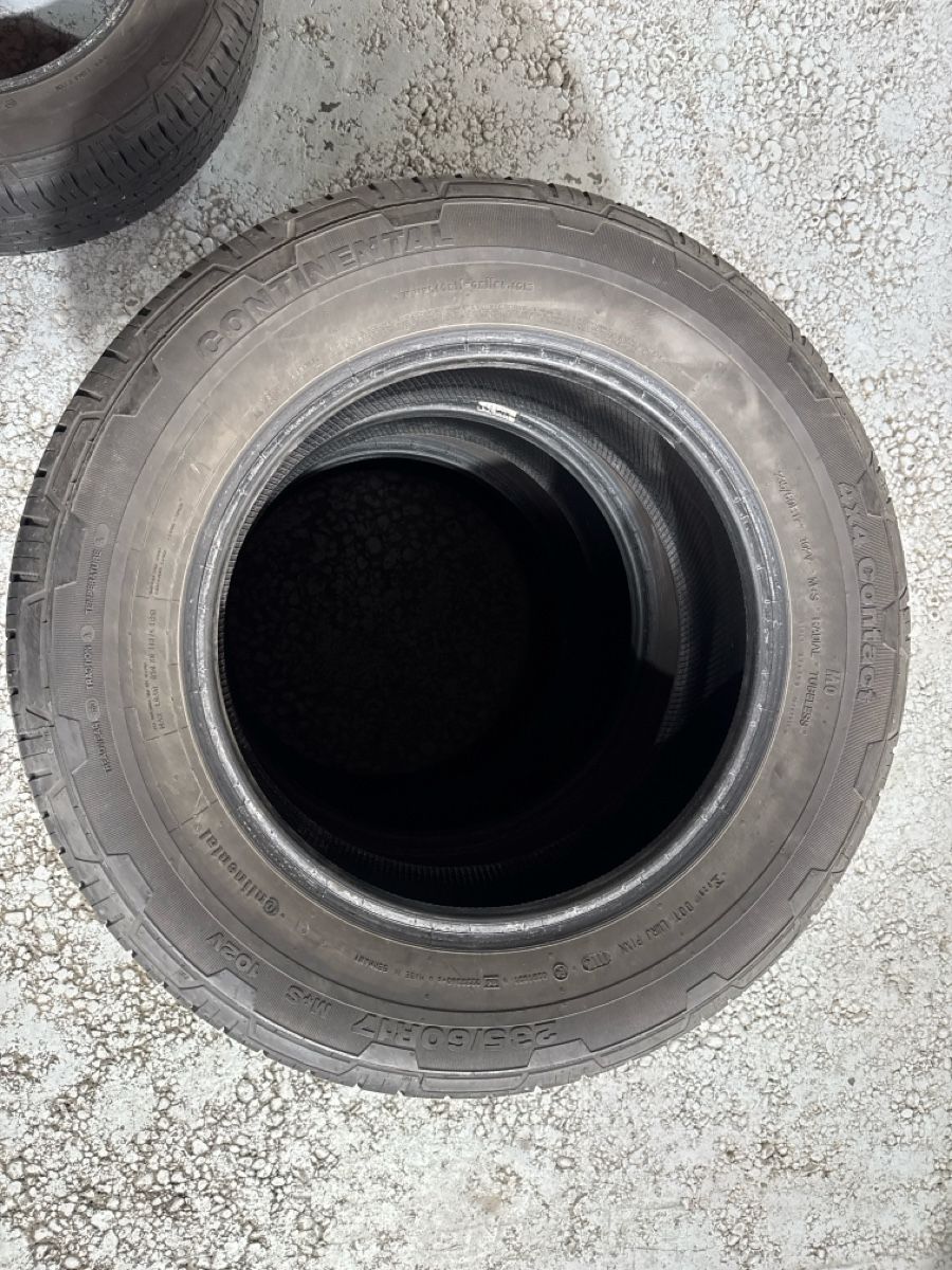 Continental Pneumatici & Ruote complete: 235/60/17 continental sommer reifen – Usato da Dietikon venduto da Arin25 1