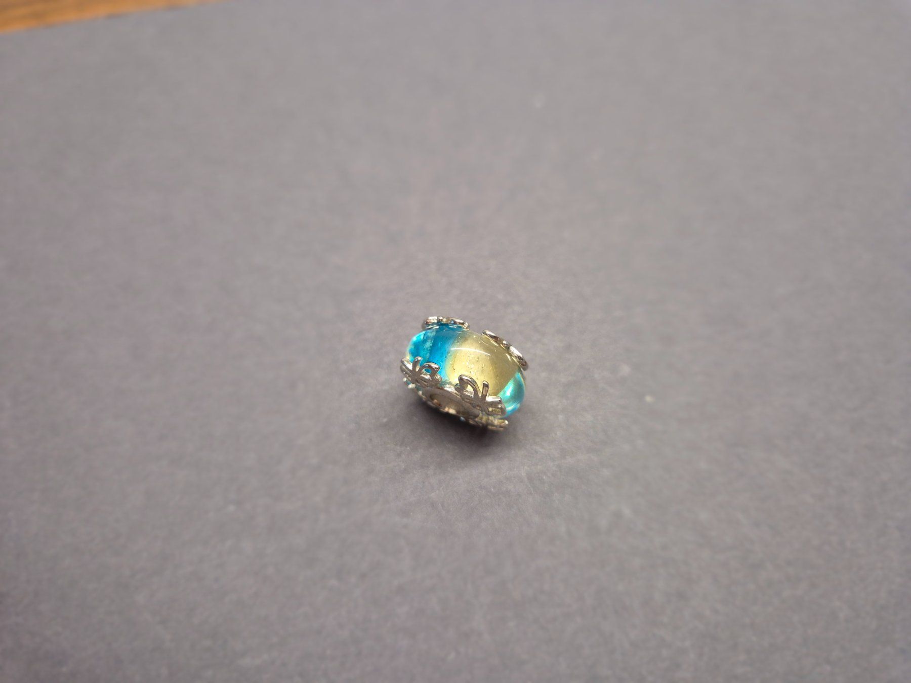 Ciondoli: Charm Kugel farbig +Garantie – Nuovo (secondo la descrizione) da Rotkreuz venduto da Carbone_Bijou-Shop