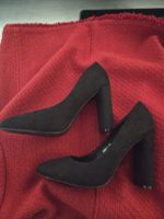 High heels business shoes