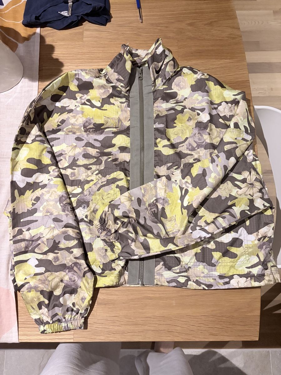 Nike Jacken: Veste Nike  – Neu (gemäss Beschreibung) aus Montpreveyres von hae_zk6g