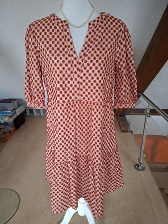 S.Oliver Kleid Gr. 40 - Sommerlich leicht mit Stickerei