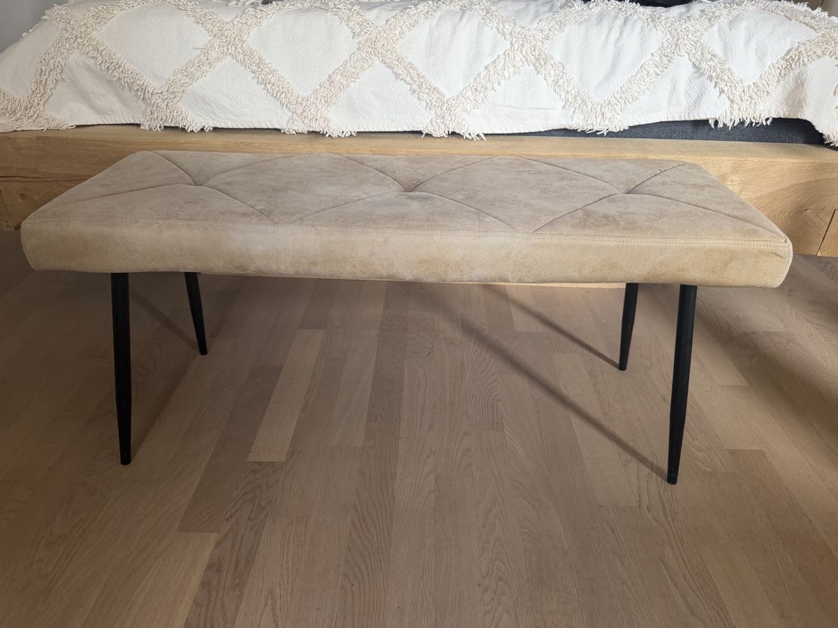 Panchine: Bank beige mit schwarzem Fuss  – Usato da Stäfa venduto da Kianapahlke