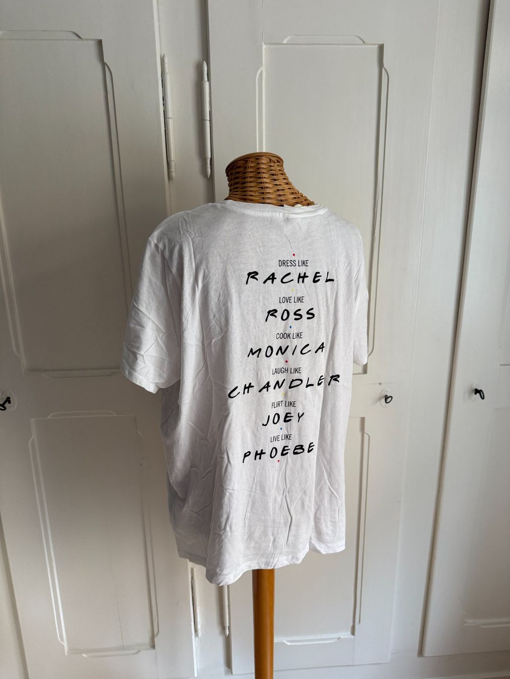 H&M T-Shirts: FRIENDS T-Shirt weiss XL – Gebraucht aus Zürich von Diazaio 2