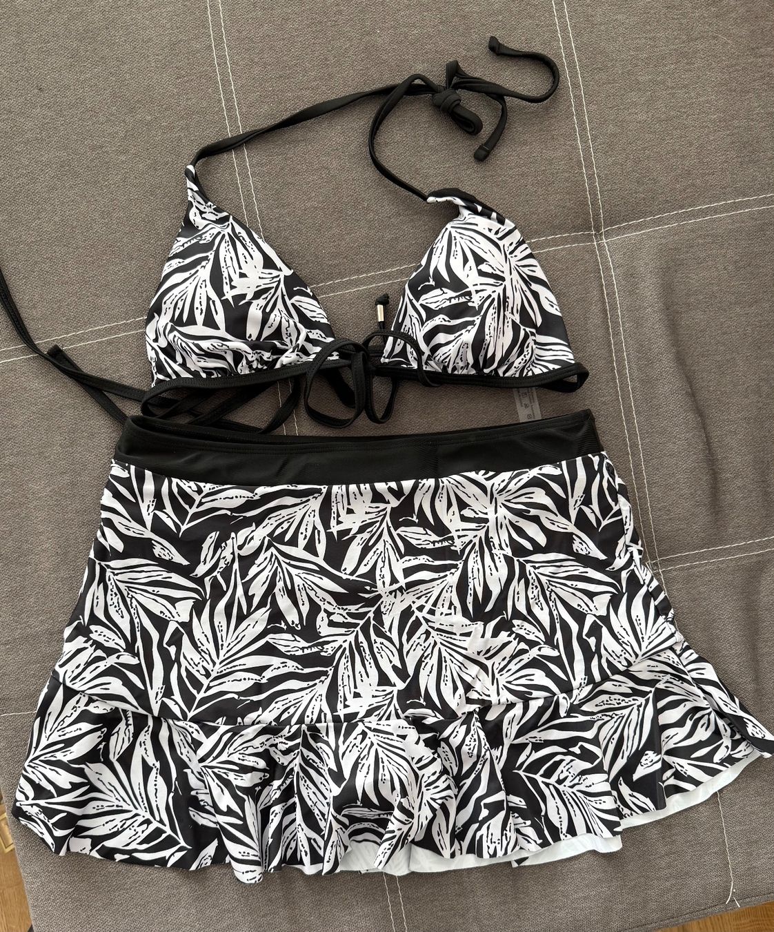 Costumi da bagno & Bikini: Bikini mit Rock, Gr. M (38), neu – Nuovo e nell'imballaggio originale da Reinach AG venduto da innamac