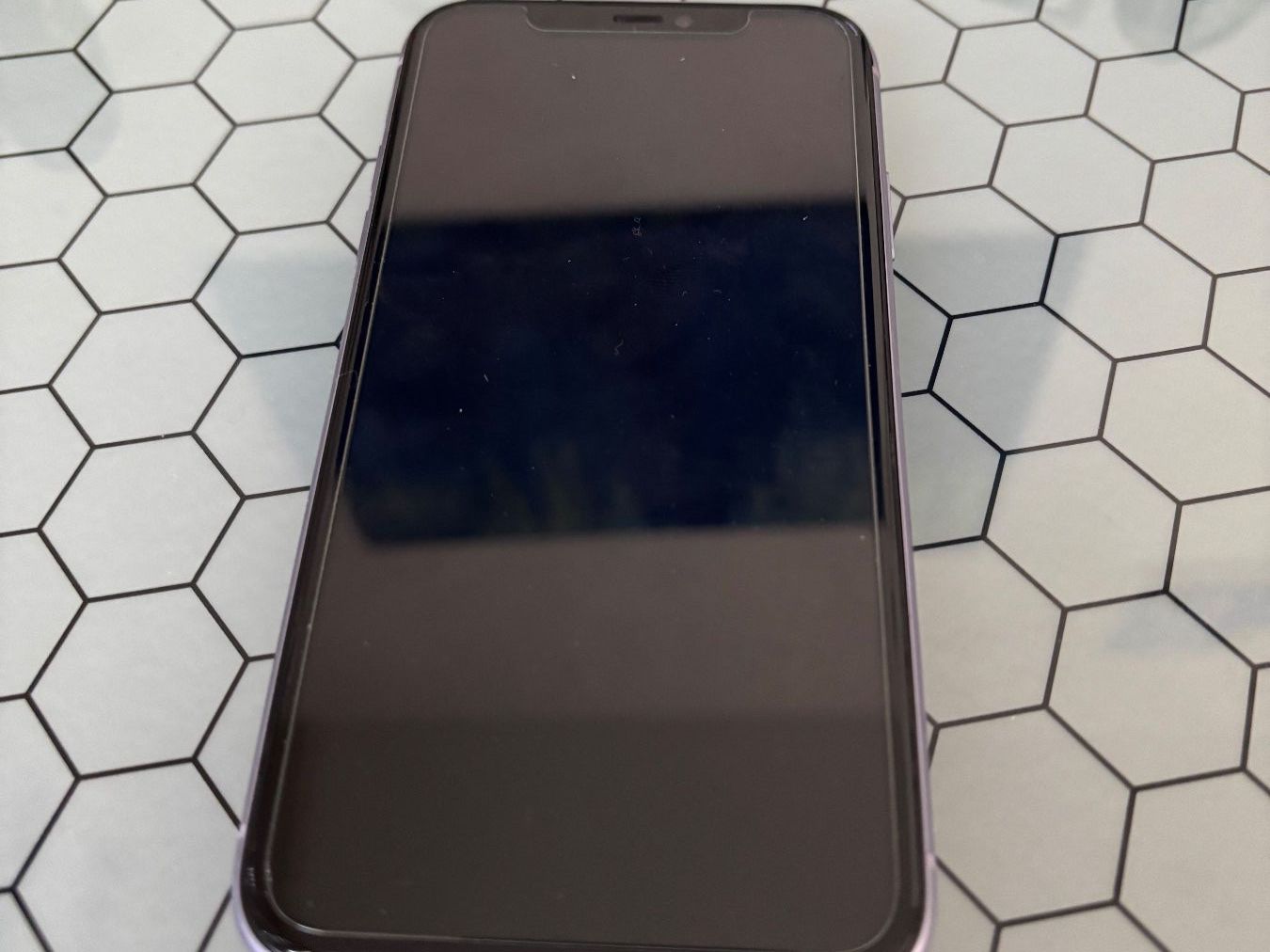 Apple Telefoni cellulari / Smartphones: iPhone 11 Purple 64GB – Usato da Basel venduto da LH_01 1