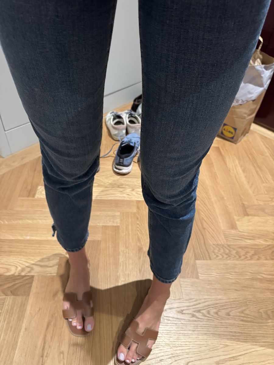 Massimo Dutti Jeans: Jeans blau Grösse 34 mit Schlitz am Bein – Usato da Zürich venduto da sop_5gg8 2