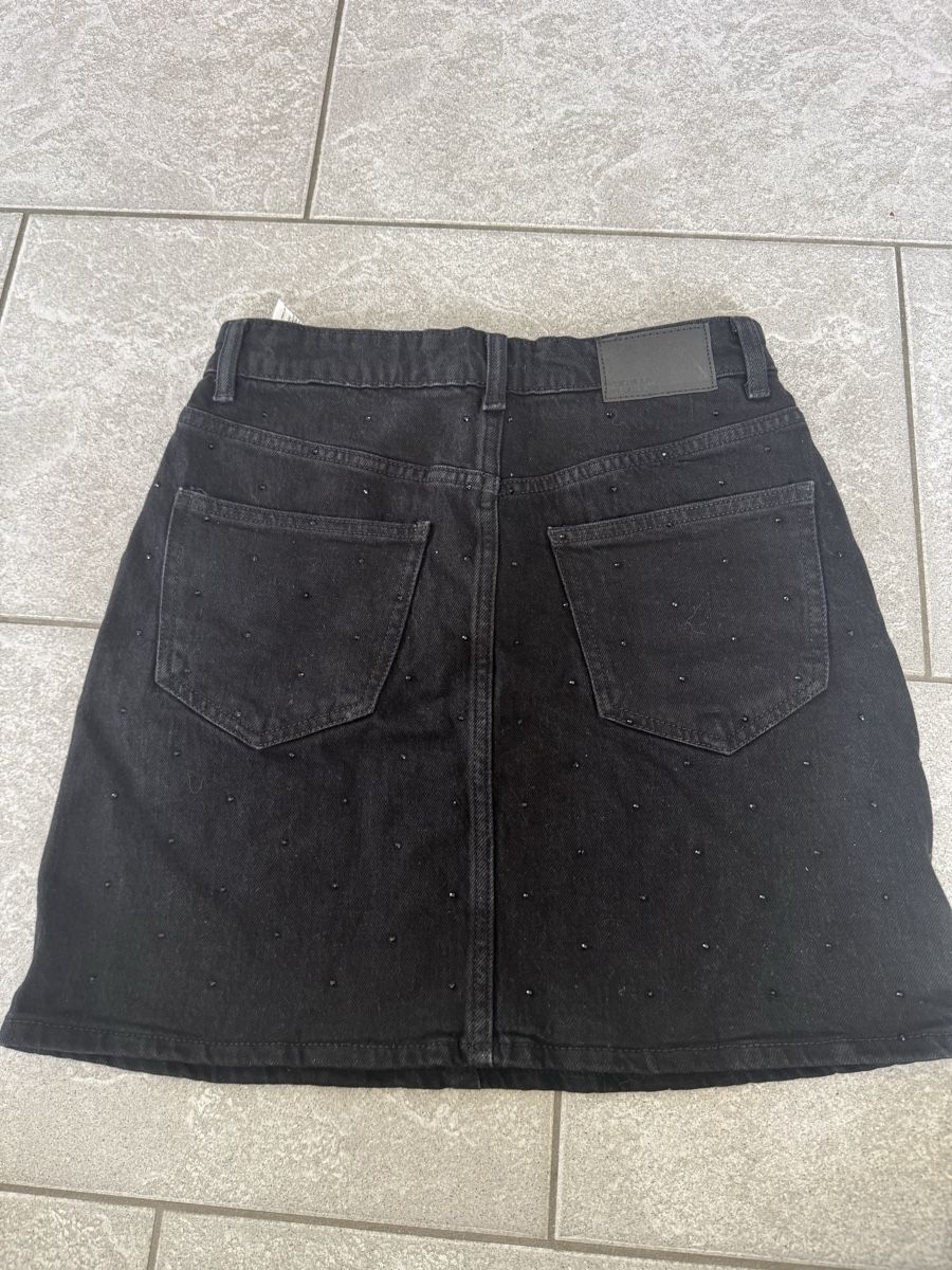 Vero Moda Gonne: Jeansrock Vero Moda schwarz – Usato da Roggwil BE venduto da joana.a16 2