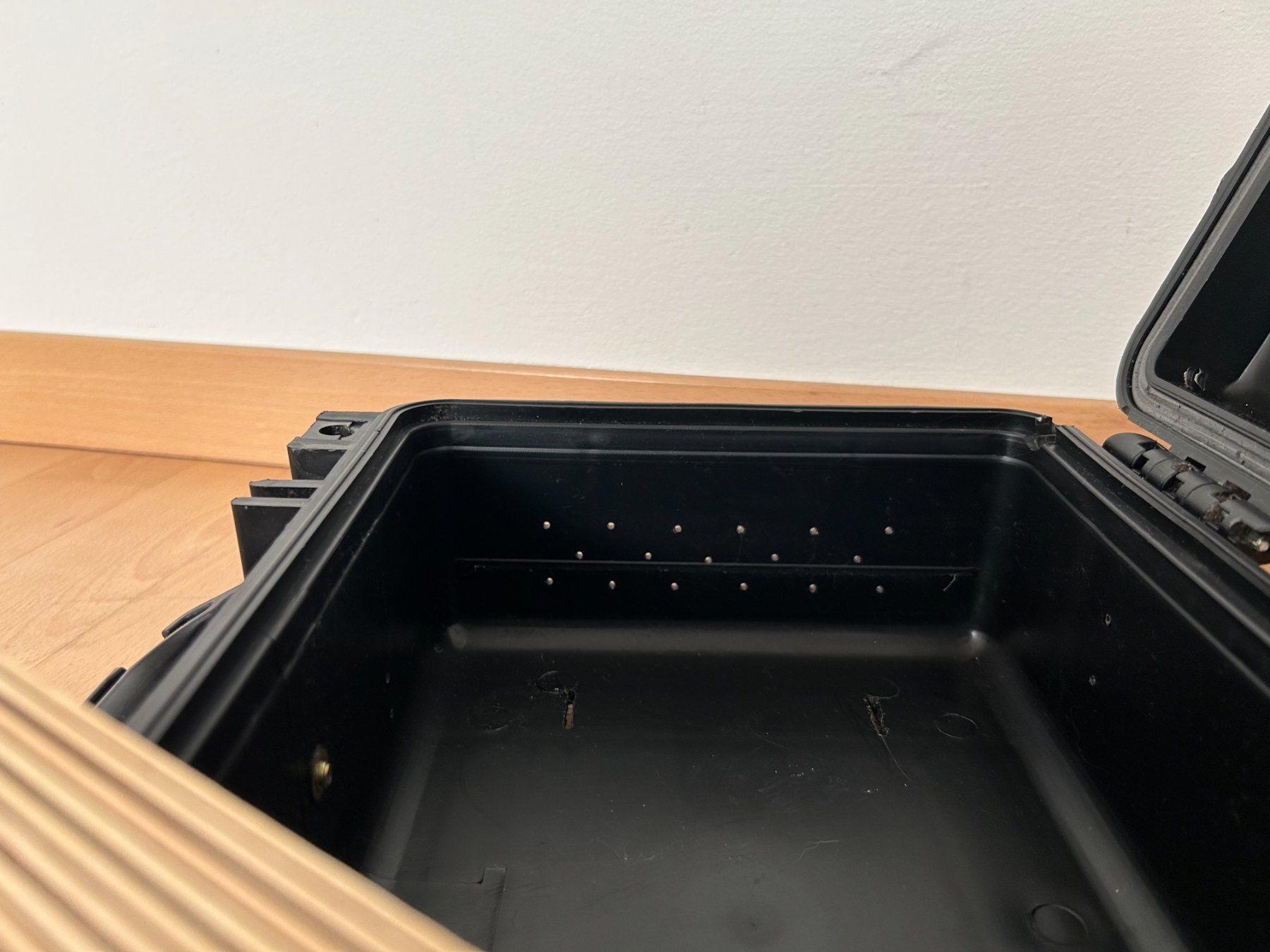 Valises de voyage: Robuster kleiner Kunststoff-Koffer – D'occasion à Stäfa par cka_5r5z 4