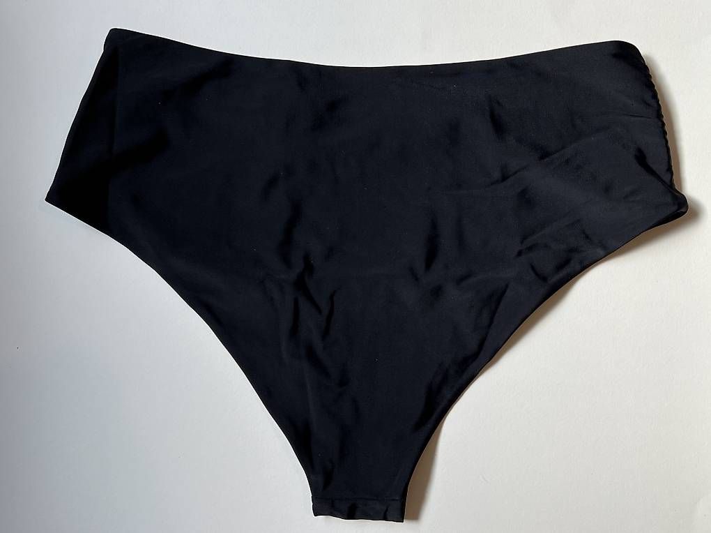 Costumi da bagno & Bikini: Bikini Unterteil schwarz (XL) – Usato da Wädenswil venduto da esp_z8tb 1