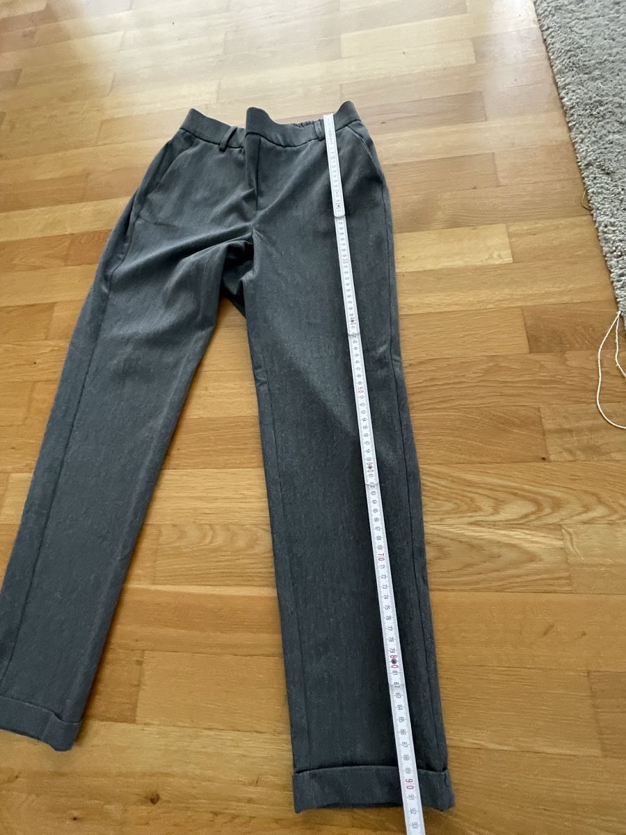 Hosen: Vero Moda Stoffhose grau Grösse S – Gebraucht aus Oberwil BL von Petermib 4