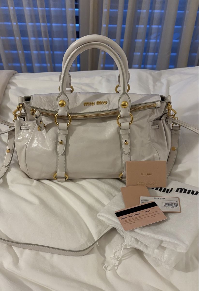 Miu Miu Borse da donna: Miu Miu Vitello Bag Weiss – Nuovo (secondo la descrizione) da Urdorf venduto da Lija.x