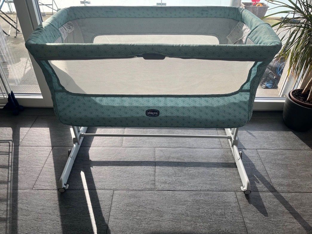 Chicco Lits: CoDodo Next2me Dream bleu clair Chicco avec 2 draps adaptés – D'occasion à St. Ursen par alesticco