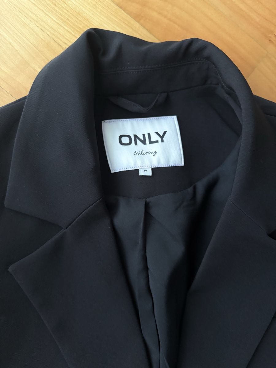 Only Giacche: ONLY Blazer, Gr. 34, schwarz – Nuovo (secondo la descrizione) da Lachen SZ venduto da ali_5xw5 1