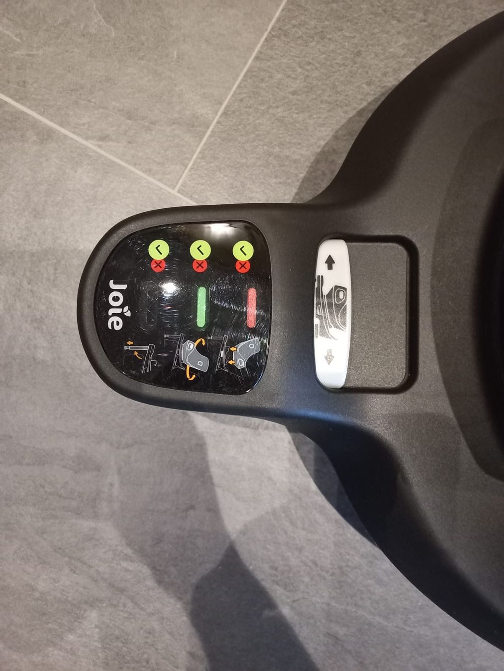 Joie Seggiolini per auto: Base Isofix Joie pour siège auto – Usato da Croy venduto da bad_c6bf 1