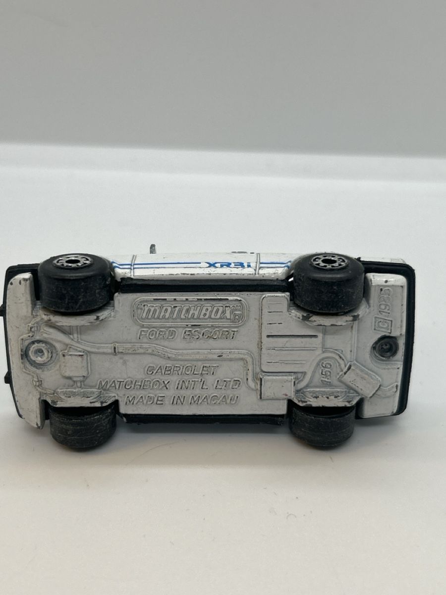 Matchbox Modellautos: Matchbox Ford Escort Cabrio 1:64  – Gebraucht aus Gorduno von dm0320 3