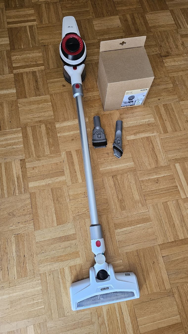 Aspirateurs & Accessoires: Akku Staubsauger  – D'occasion à Reinach BL par conti25