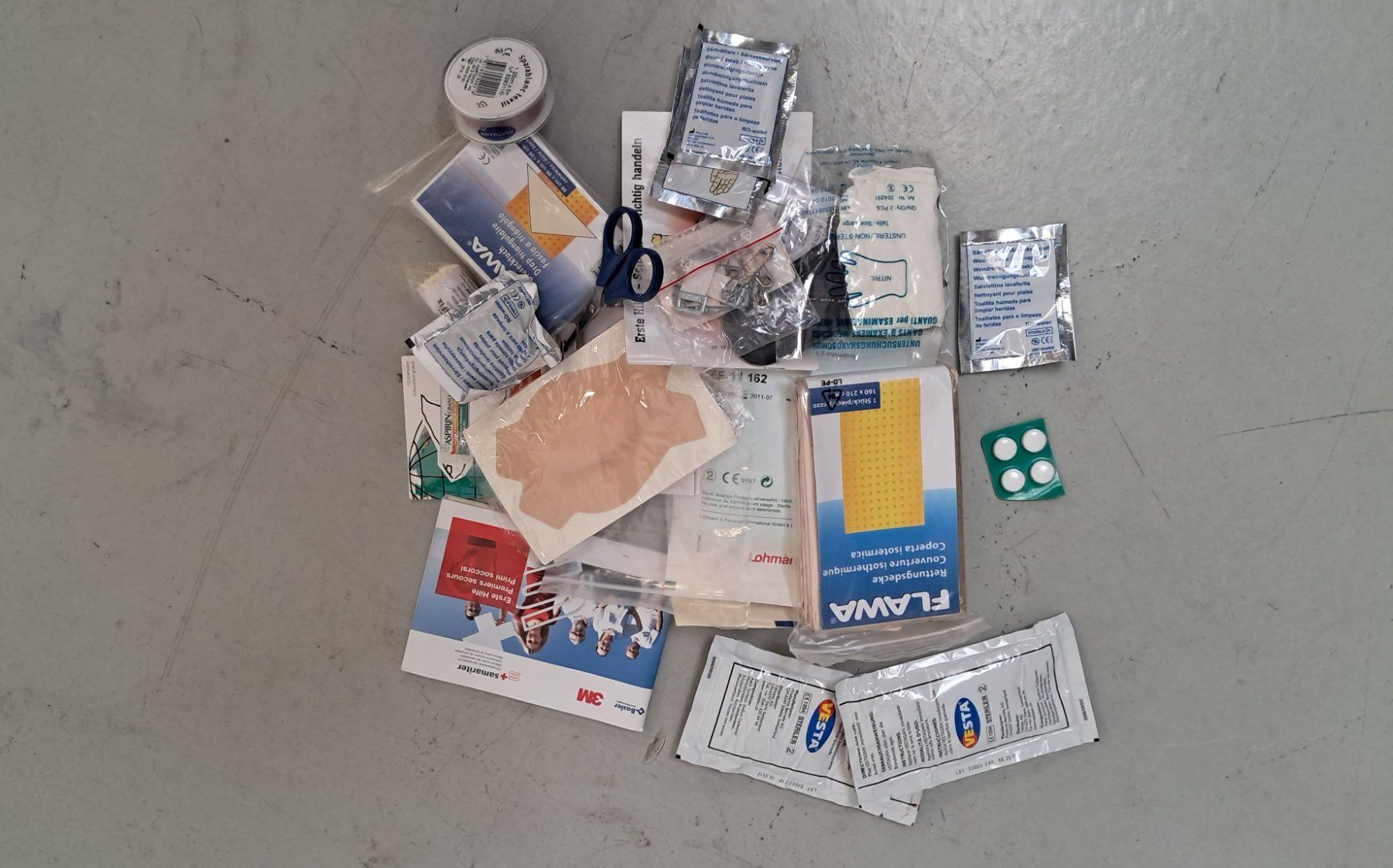 Kit di pronto soccorso: MIDI-BAG Autoapotheke DIN 13164 – Usato da Alpnach-Dorf venduto da Hess-Automobile 4