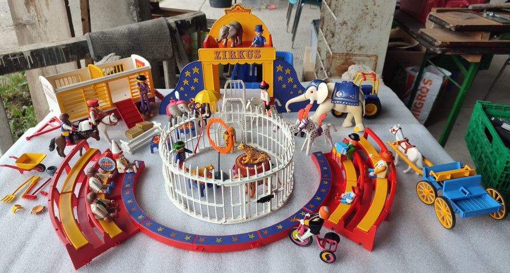 Lot De Playmobil Vintage Sur Le Thème Du Cirque - Animaux, Clown, Chapiteau