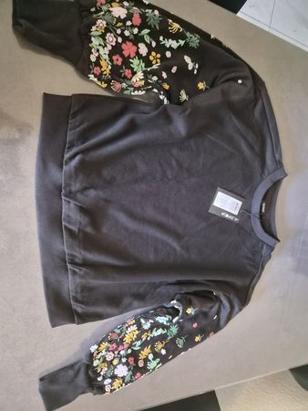 Only Pullover schwarz Blumenmuster Grösse S neu mit Etikett